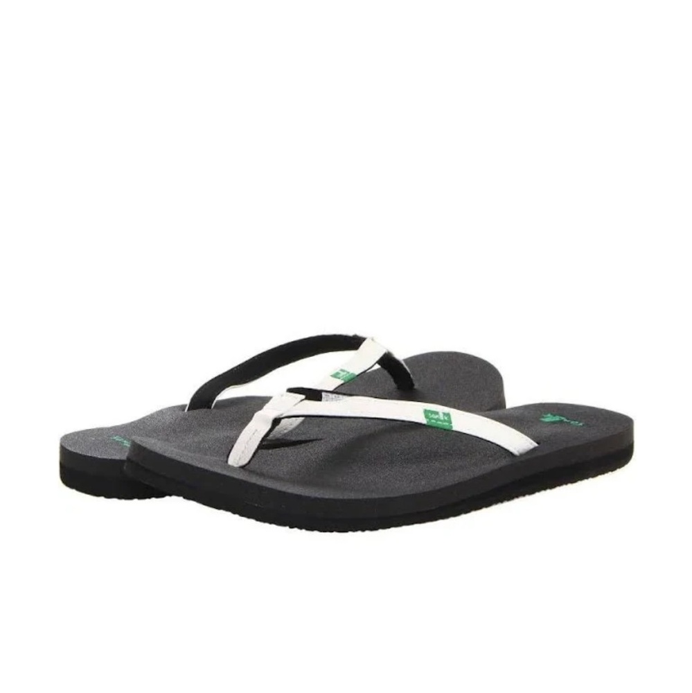 Sanuk shoes
